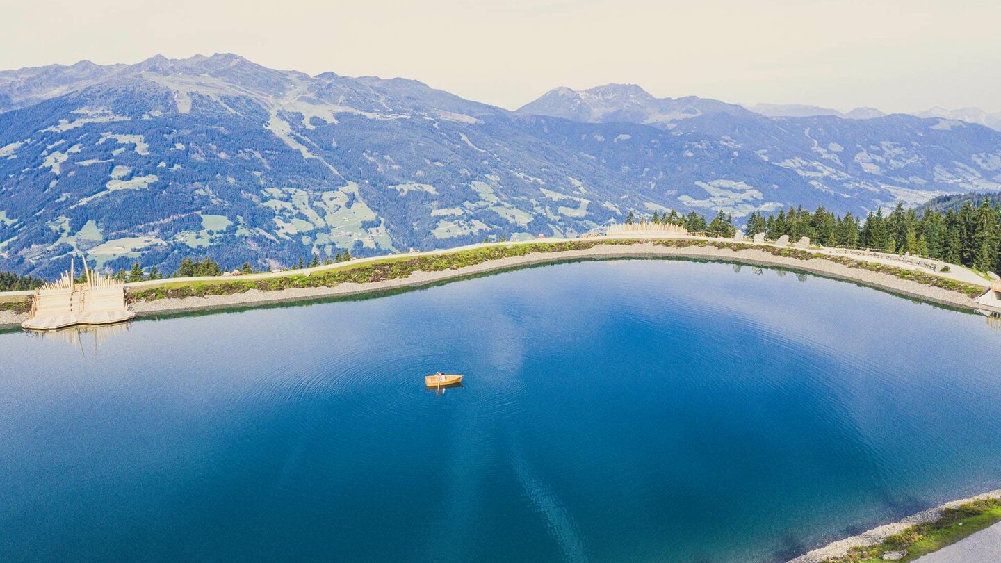 Ein Ruderboot auf dem Fichtensee.