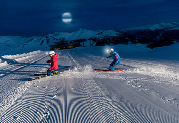 Moonlight Skiing & Dinner