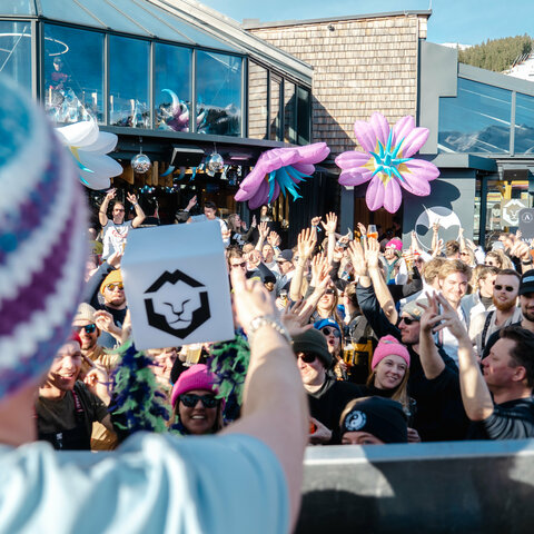 DJ bei einem Fest.