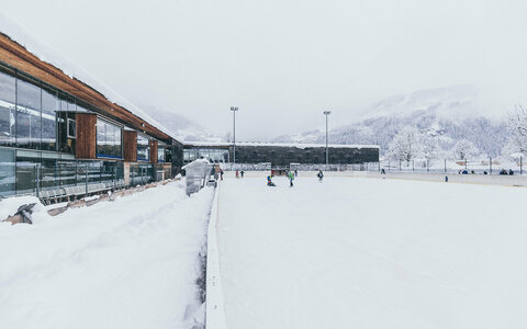 Der Eislaufplatz im Freizeitpark Zell