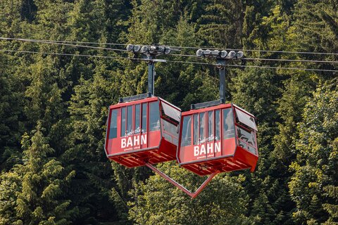 Rote Kabinen der Gerlossteinbahn