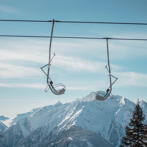 Blick auf einen Skilift