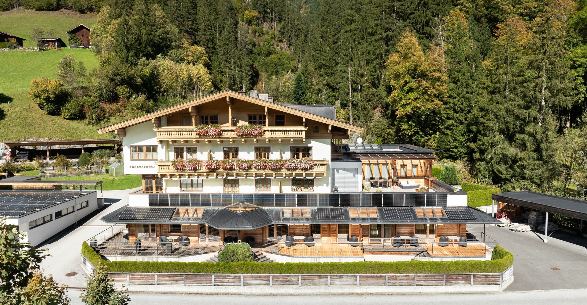 Hausvon-vorneDrohne.jpg