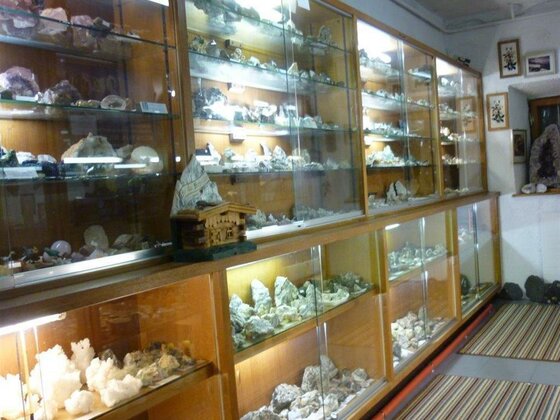 Holzschnitzerei & Mineralienausstellung Burgstaller