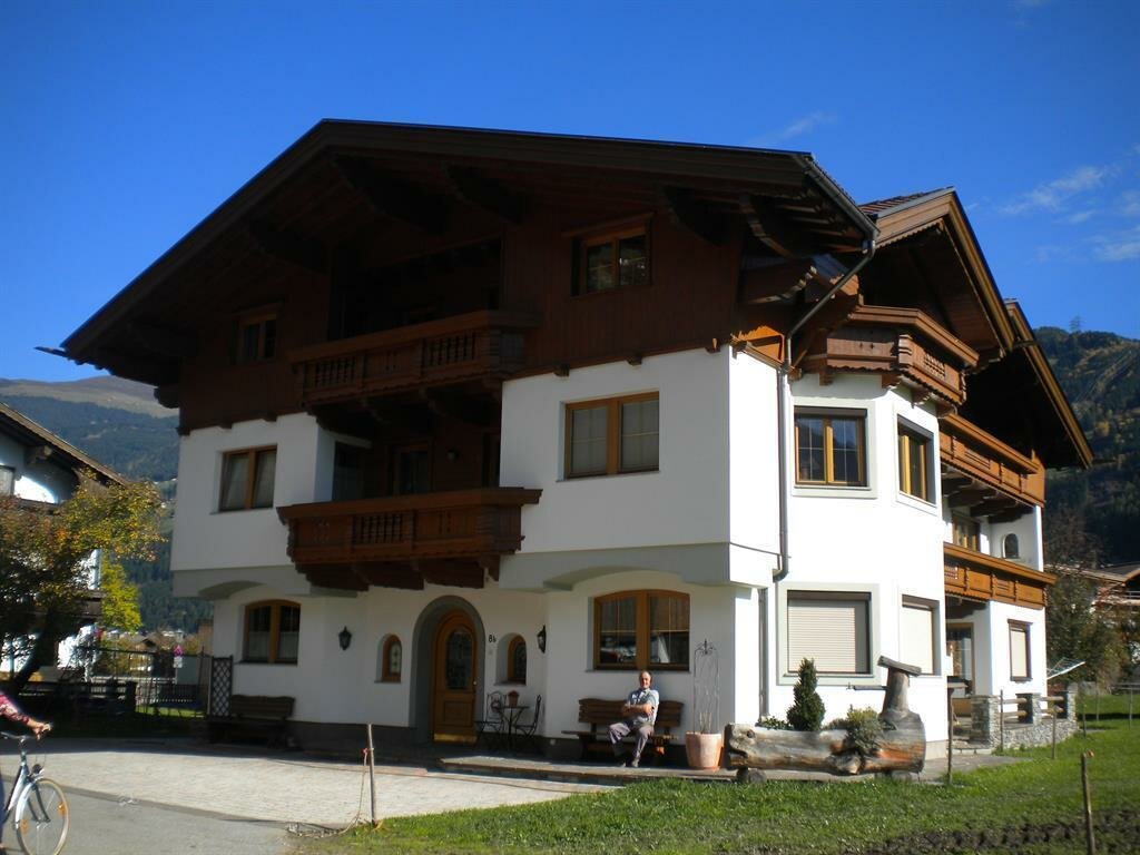 Ledererhof-im-Sommer.jpg