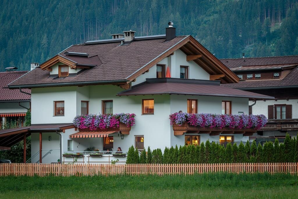 Sommerbild-Haus.jpg