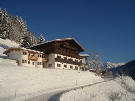 Adamerhof-Winter.jpg