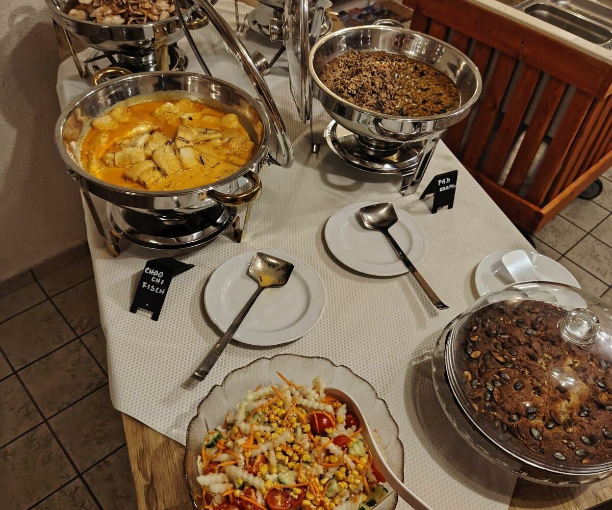 Thai-Buffet.jpg