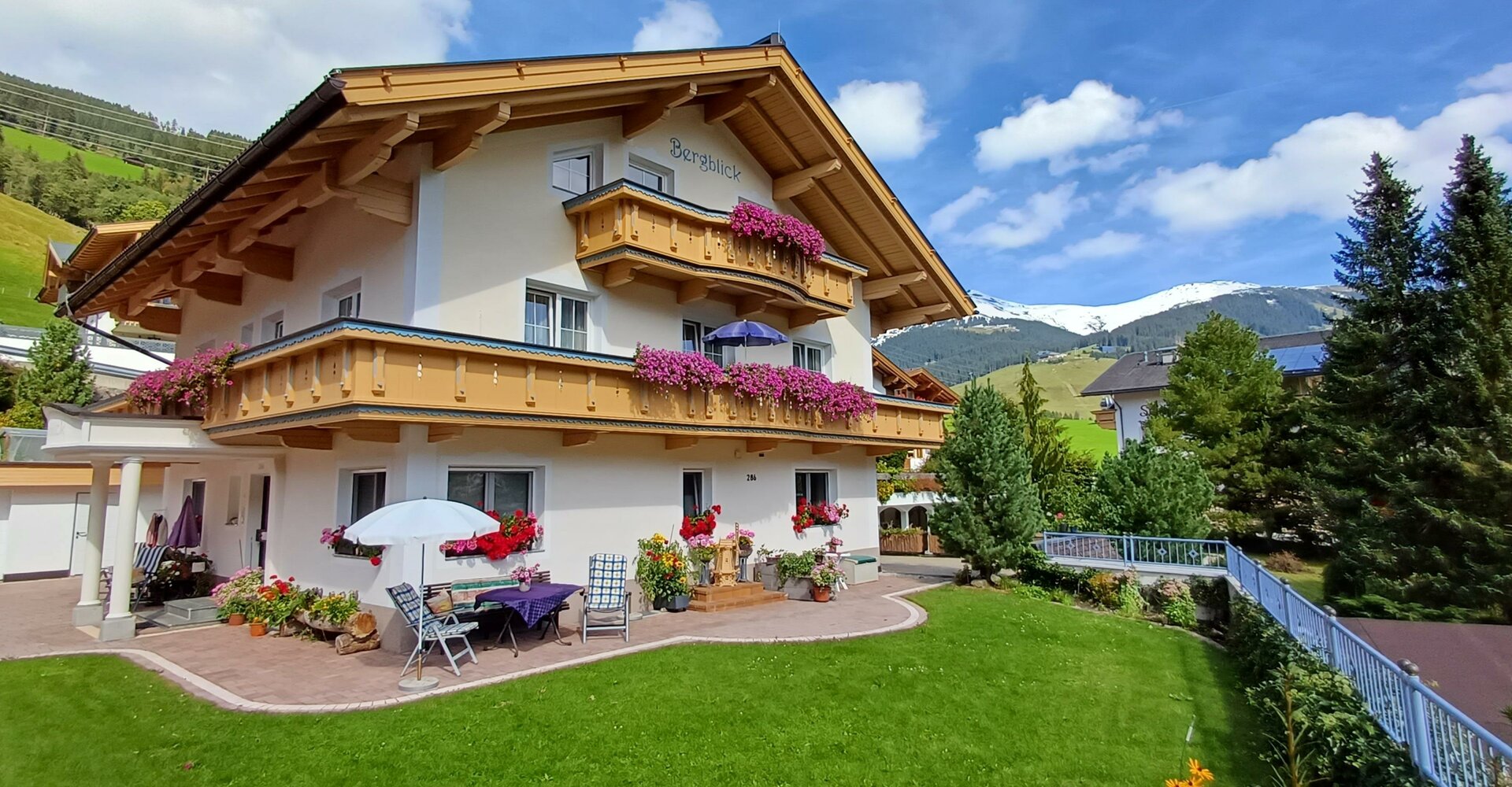 Bergblick-Sommer.jpg