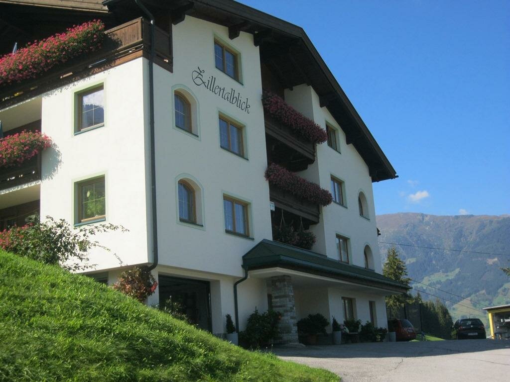 Sommeransicht-Haus.jpg
