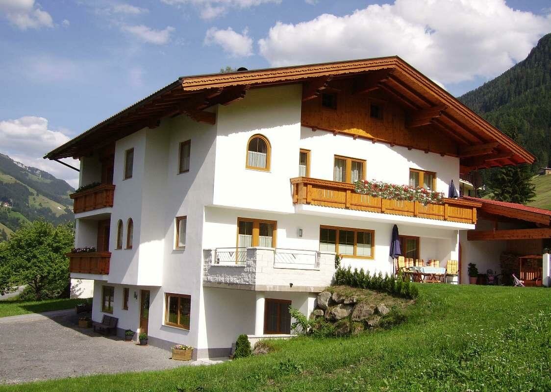 Apart-Magdalena-am-Hainzenberg-im-Sommer.jpg